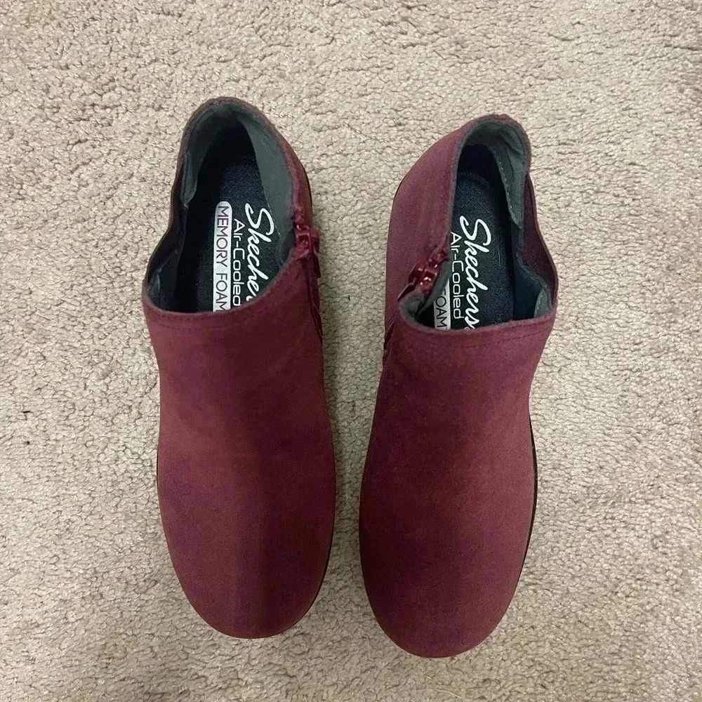 SKECHERS Parallel Ditto Asymmetric Collar Suede Ankle Bootie Burgundy Womens 6 - Picture 5 of 12